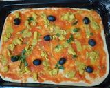 صورة لخطوة 3 من وصفة بيتزا الشاورما بصلصة الطماطم 🍅🍕
