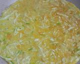Foto langkah ke 4 dari resep Telur Dadar Sayuran.
