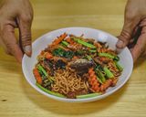 รูปขั้นตอนการทำที่ 23 ของ ผัดมาม่าปลากระป๋อง ประหยัดงบ อิ่มอร่อย อยู่ท้องสุดๆ