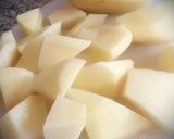 Foto del paso 3 de la receta: Carrilleras de cerdo al horno con patatas y verdurita (con ratafia)