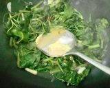 Foto langkah ke 2 dari resep 14. Tumis Kangkung Ikan Teri asin.