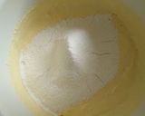 Foto langkah ke 4 dari resep Vanilla Cupcake.