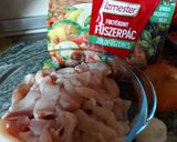 Serpenyős csirkemell zöldségekkel, sajtmártással, bulgurral recept fázis 1 fotója