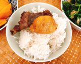 Hình bước làm 5 của món Vịt ram thơm với nước dừa.Canh bí đỏ sườn non “Rau muống xào tỏi “