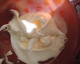 A picture of step 2 of Oreo Ice cream.