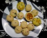 A picture of step 5 of Steamed Stuffed Suji Balls.