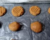A picture of step 4 of Peanut Butter Cookies.