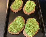 A picture of step 5 of Avocado on toast two ways!.