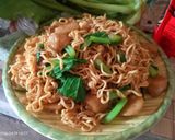 Foto langkah ke 5 dari resep Mie Goreng Praktis.