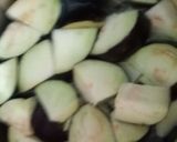 A picture of step 1 of Aaloo baingan (potato-brinjal).
