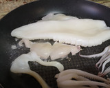 Foto del paso 4 de la receta: Calamar a la plancha