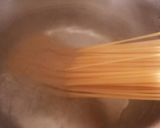 Foto del paso 15 de la receta Espaguetis estofados con bonito fresco