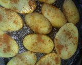 A picture of step 3 of Fry slice potato🥔فراٸی سلاٸس پٹاٹو🥔.