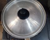Foto langkah ke 6 dari resep 67. Martabak Manis/ TerangBulan Empuk Teflon Simple(Tanpa Mixer).