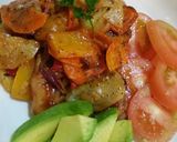 Foto del paso 5 de la receta: Muslos de pollo con verduras y vegetales al horno