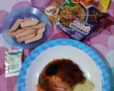 Foto langkah ke 2 dari resep 40. Ramen hack: Indomie Kebab Rendang & Richeese Mie Goreng Keju.