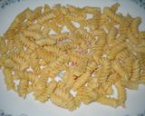 Foto del paso 1 de la receta: Fideos al horno o al micro con lo que había.