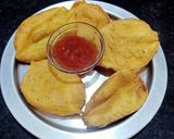 आलू के पकौड़े (aloo ke pakode recipe in Hindi) रेसिपी चरण 4 फोटो