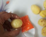 A picture of step 1 of Roasted baby potatoes gravy.