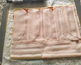 Foto del paso 4 de la receta Pizza fina rectangular con pechuga de pavo y atún