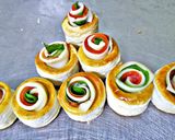 A picture of step 1 of Caprese Vol au vent.
