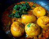 A picture of step 4 of Palak Egg Malai.