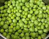 मटर कैप्सिकम करी विथ मक्का पूरी (Green Peas Capsicum Curry with Makka Poori) रेसिपी चरण 1 फोटो