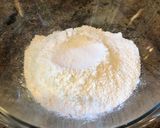 A picture of step 1 of French crepes.