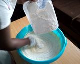 A picture of step 6 of Orange,lemon marble cake.