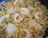 Foto del paso 11 de la receta: Fideuá de merluza y langostinos