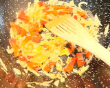 Foto del paso 2 de la receta: Fideuà con atún rojo y gambita ”rota”