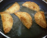 Foto del paso 6 de la receta: Empanadillas de atún con sofrito y huevo duro