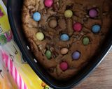 Une image de l'étape 3 de Cookie géant et son cœur déco smarties.