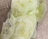 Foto del paso 1 de la receta Ensalada fresca con salsa yogur de pepinillos casera
