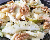 Foto del paso 4 de la receta: Ensalada de pasta con pera, emmental y nueces