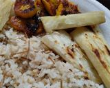 Foto del paso 6 de la receta: Almuerzo🍱casero🍛tajadas de plátano maduro🍟y yucas doradas...🍛🍱🫛