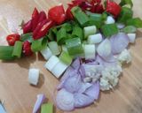 Foto langkah ke 2 dari resep Telor Ceplok Kuah Kecap.