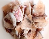 Hình bước làm 1 của món Khô Mực Kho Tiêu