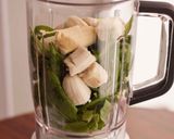 A picture of step 1 of Banana spinach smoothie.