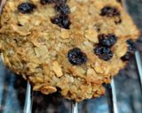 A picture of step 2 of Oats and cranberry cookies.