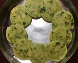 A picture of step 5 of Coriander Rice Idli.