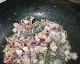 Foto langkah ke 4 dari resep Tumis daun pepaya cumi asin pedas.