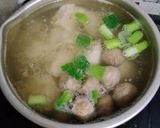 Foto langkah ke 5 dari resep Sup Pangsit Bakso.