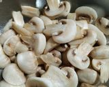 A picture of step 1 of Garlic Mushroom.