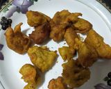 A picture of step 2 of Pakora karhi.