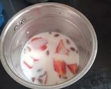 A picture of step 2 of Papaya milkshake (creamy papaya milk shake 😋).
