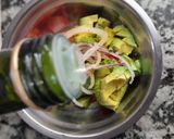 Foto del paso 5 de la receta: Ensalada de Frutilla y Palta
