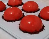 Foto del passaggio 30 della ricetta Semisfere con mousse al mascarpone e gelèe di fragole