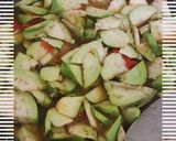 Foto langkah ke 2 dari resep Terong tumis balado.