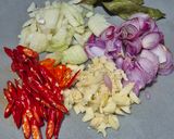 Foto langkah ke 2 dari resep Tumis Kailan Tauge Udang.